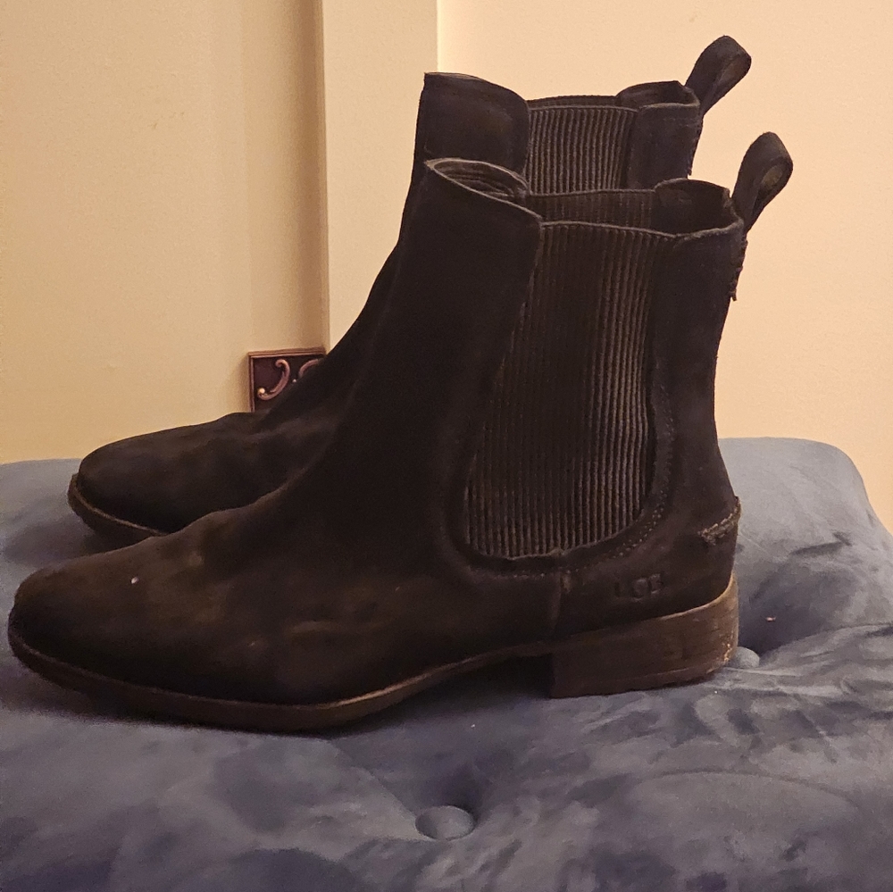 Ugg Chelsea boots-suede